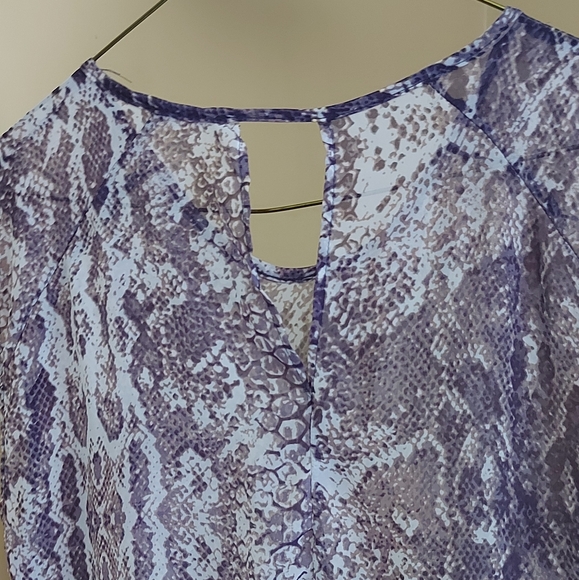 Sheer Peplum top - Picture 4 of 4